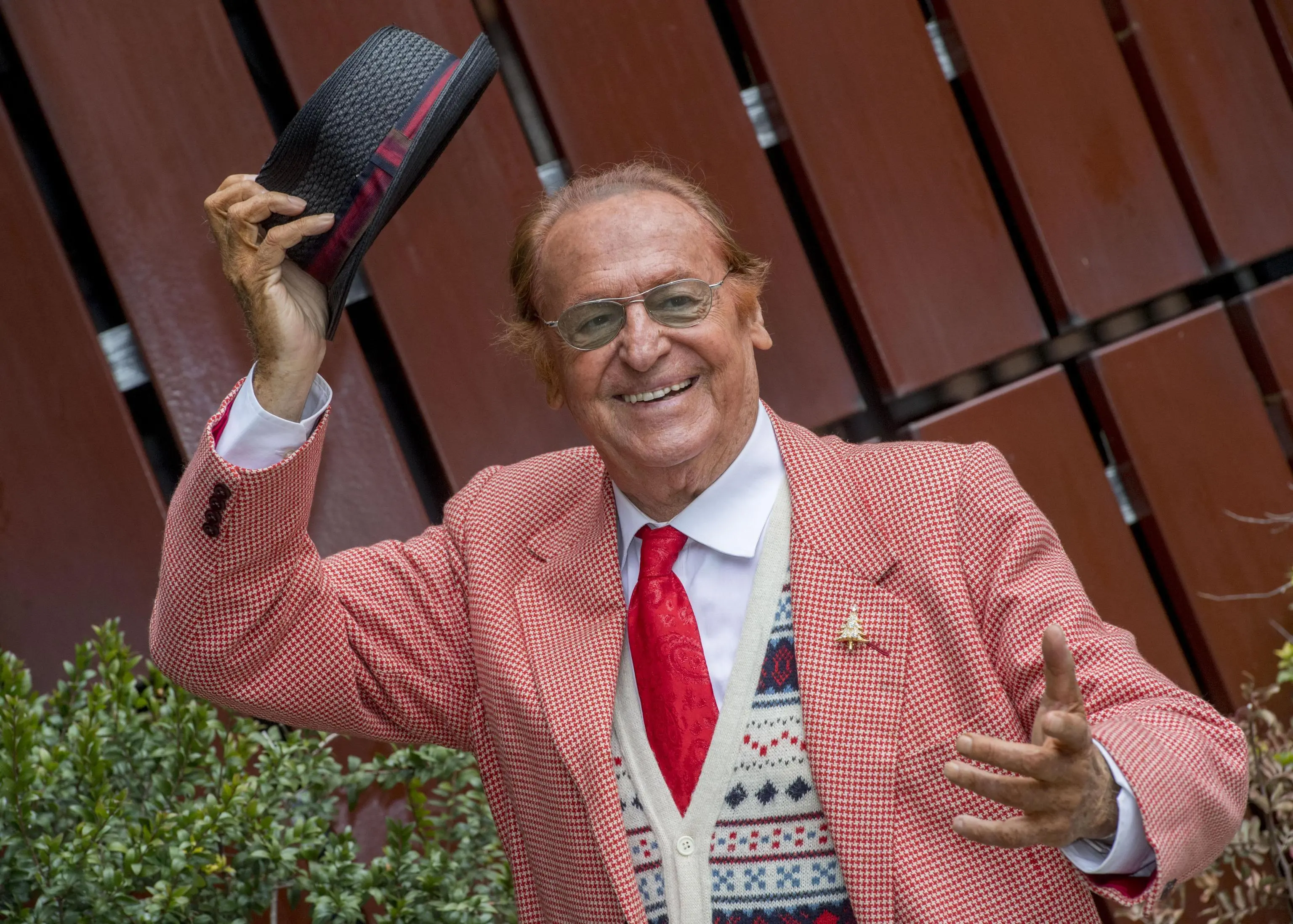 Renzo Arbore compie 85 anni: Rai Storia lo festeggia con un doppio appuntamento in tv