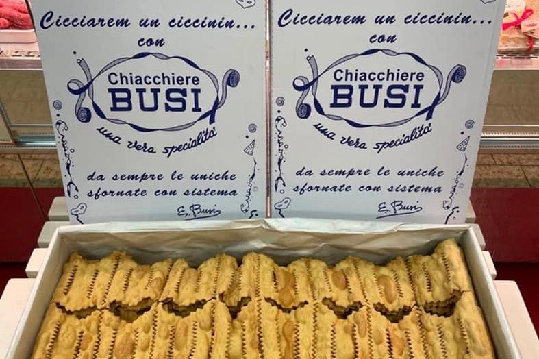 Le chiacchiere Busi (foto Giò Tavecchio)