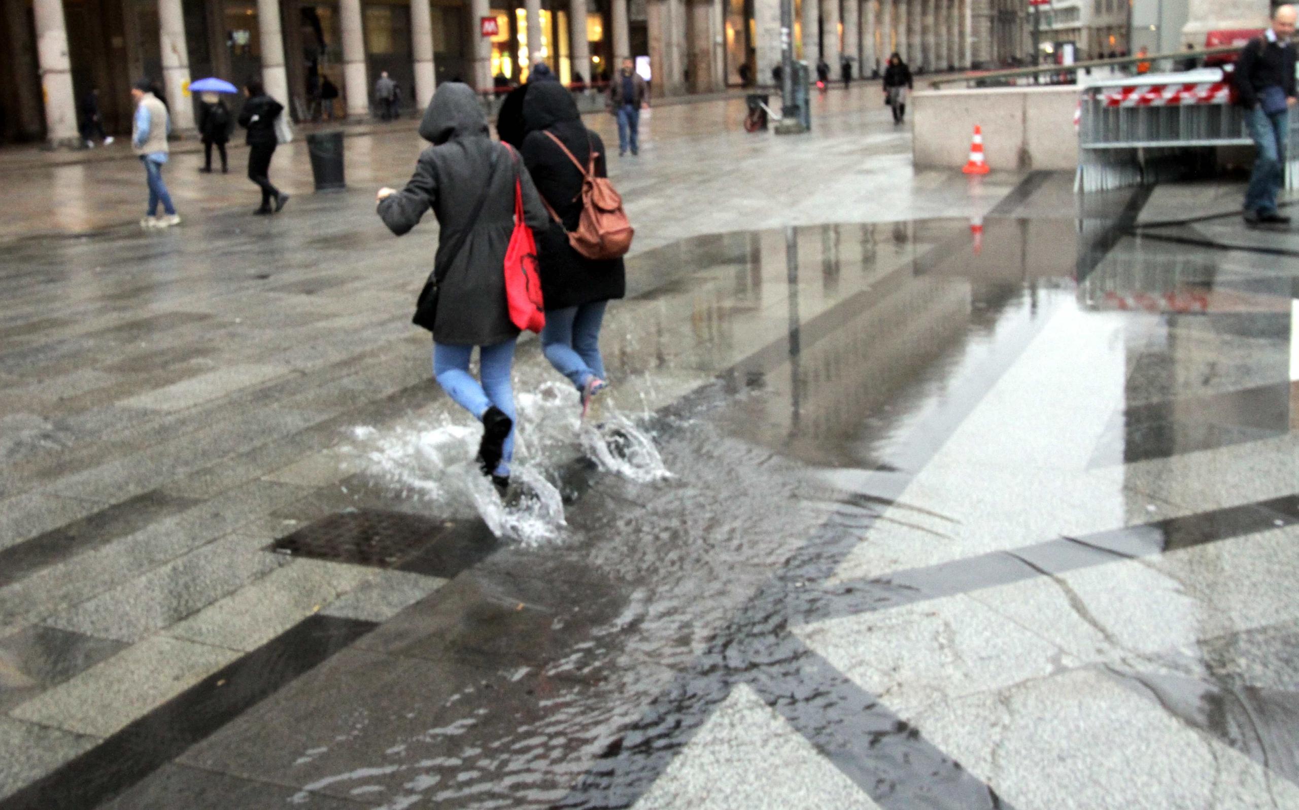 Milano Allerta Maltempo Previsti Temporali Intensi Monitorati Seveso E Lambro Foto