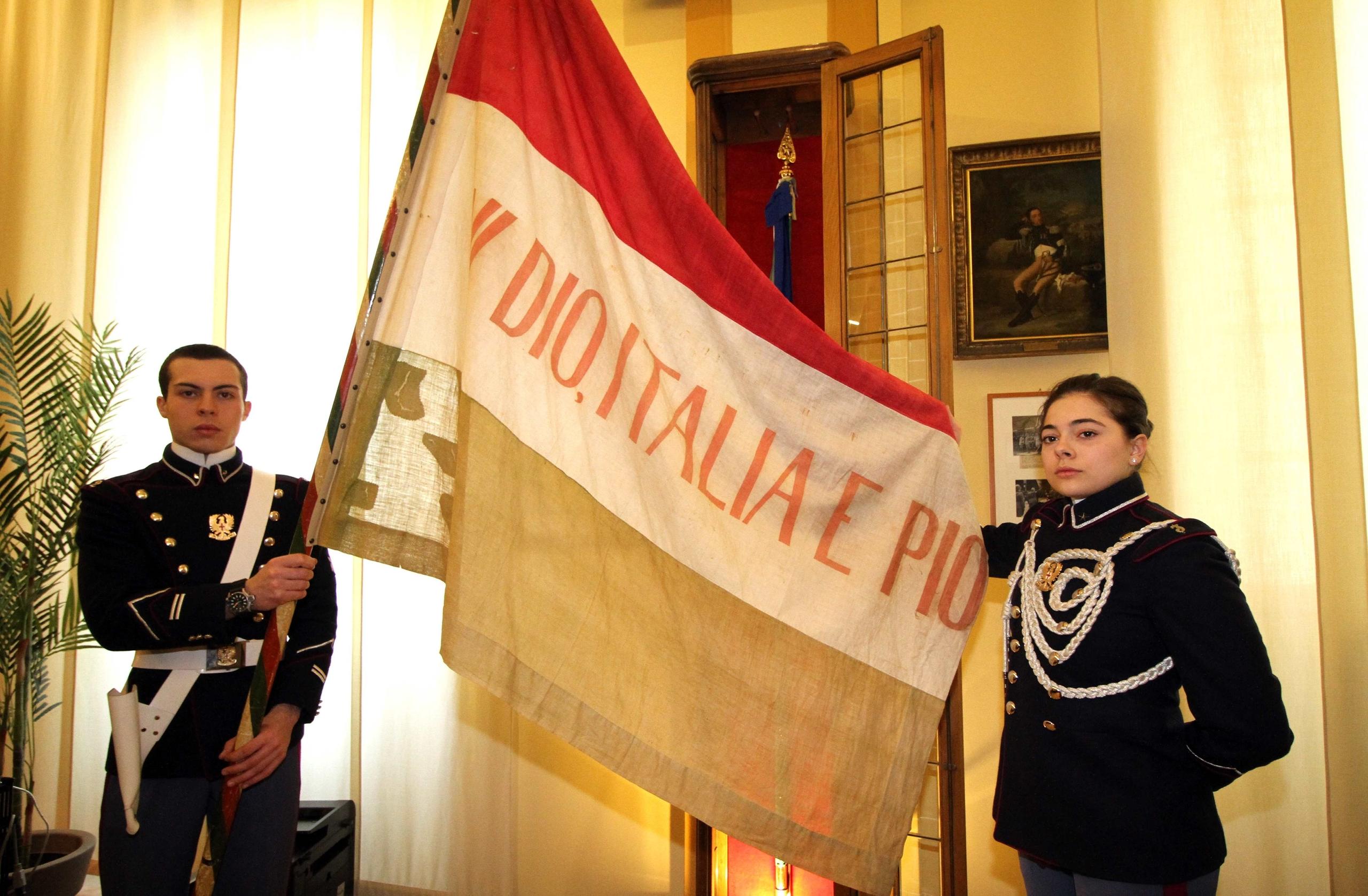 I Custodi Del Primo Tricolore L Orgoglio Della Scuola Militare Teuli