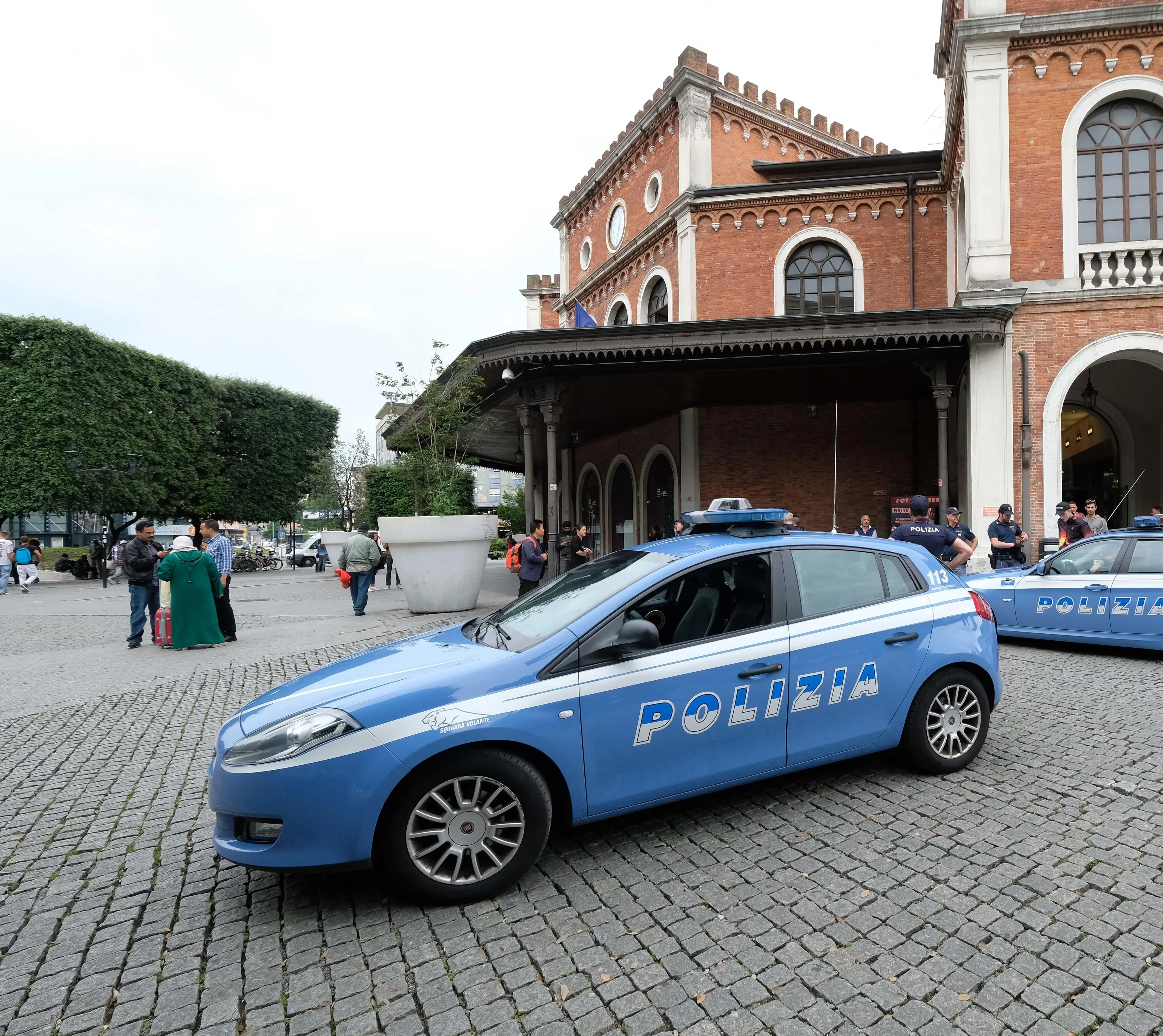 Colpito al volto Accoltellatore in fuga