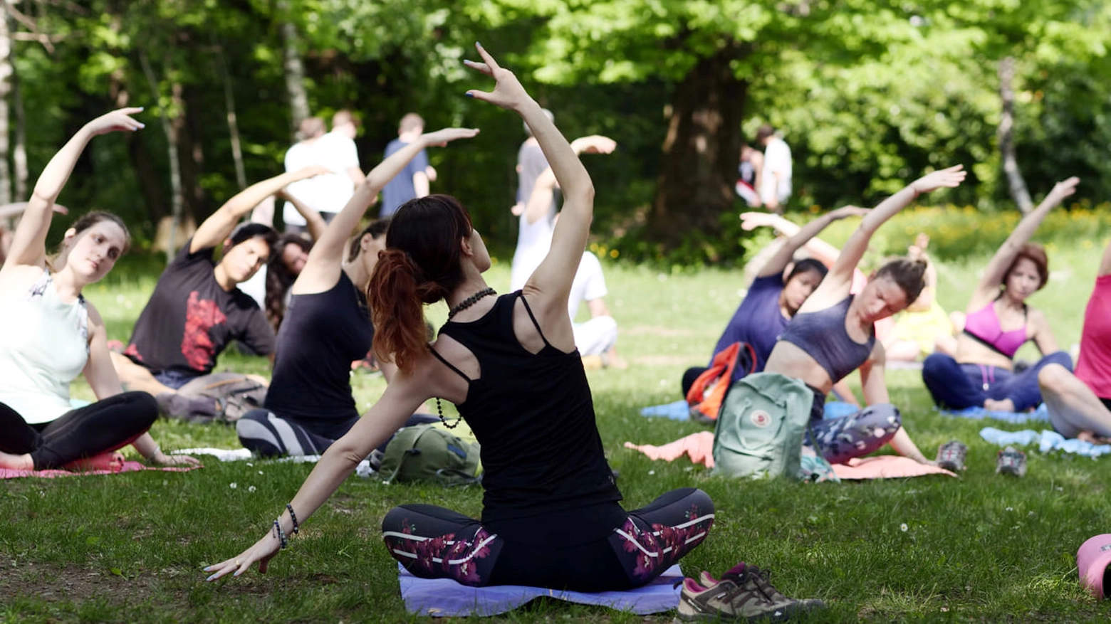 Yoga al parco (Foto archivio)