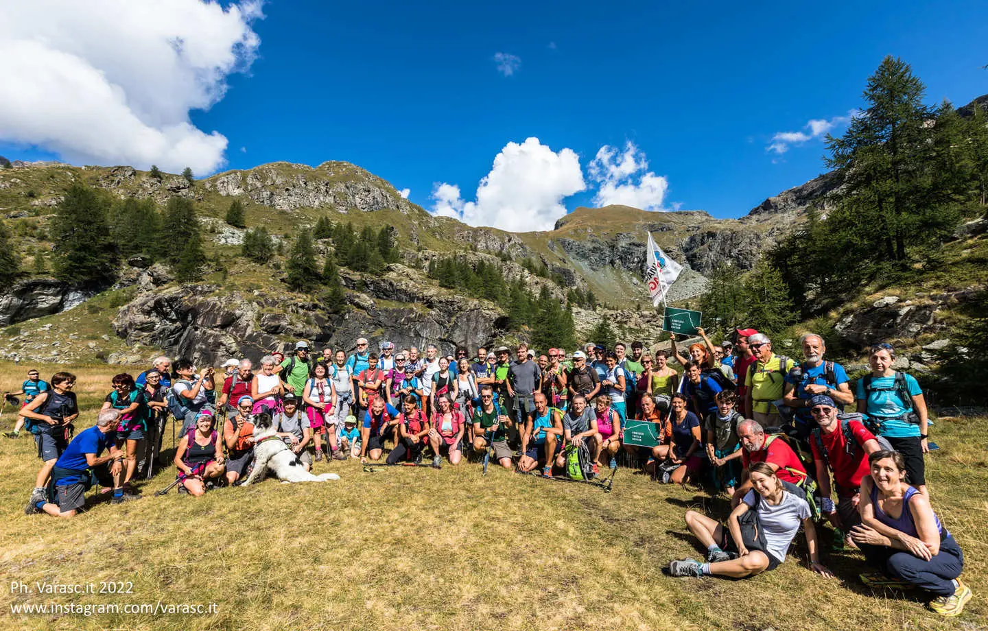 Val d'Ayas, in oltre 200 con Paolo Cognetti per dire 'no' alla funivia