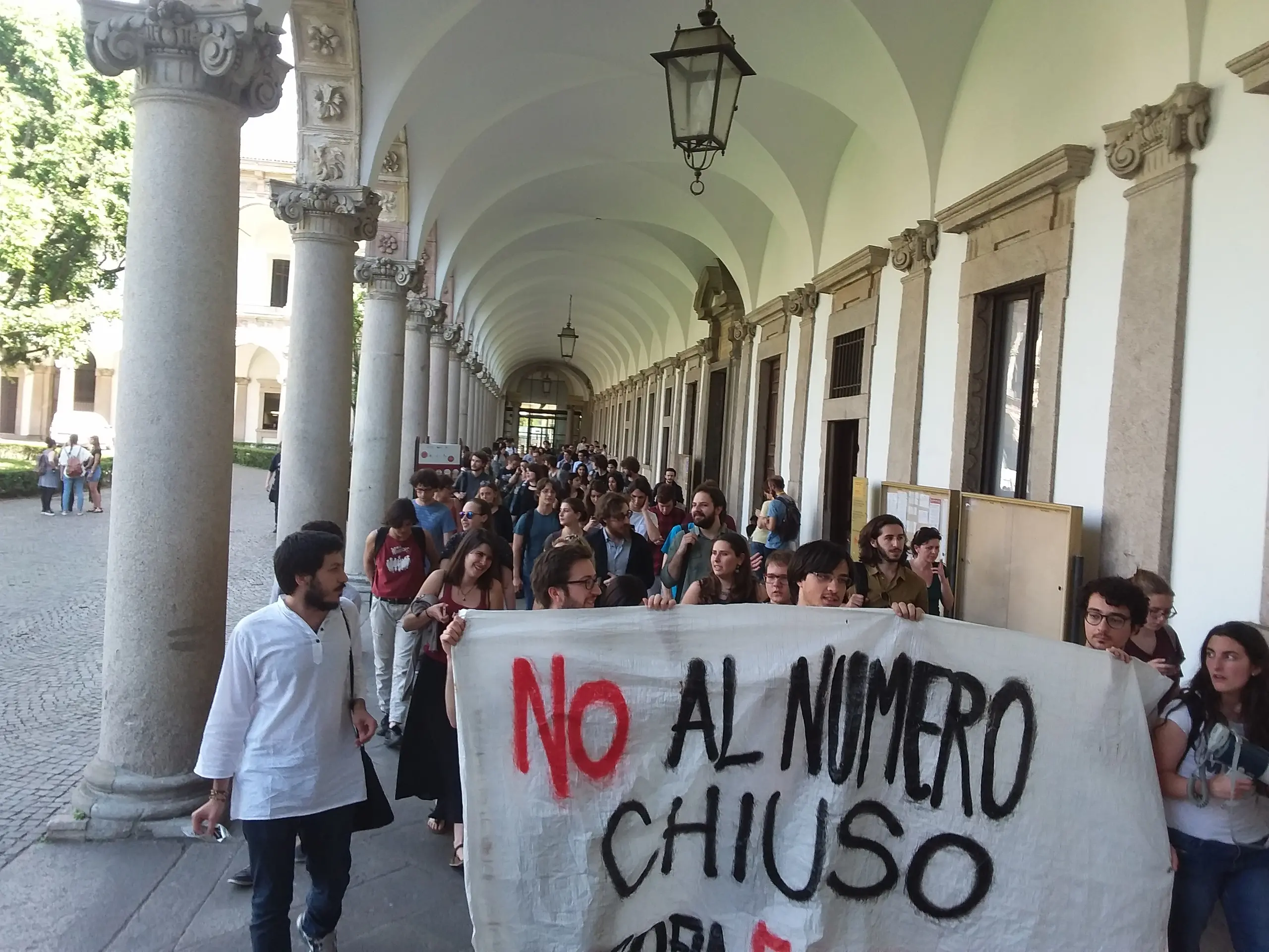 Statale, "sì" al numero chiuso: studenti in protesta