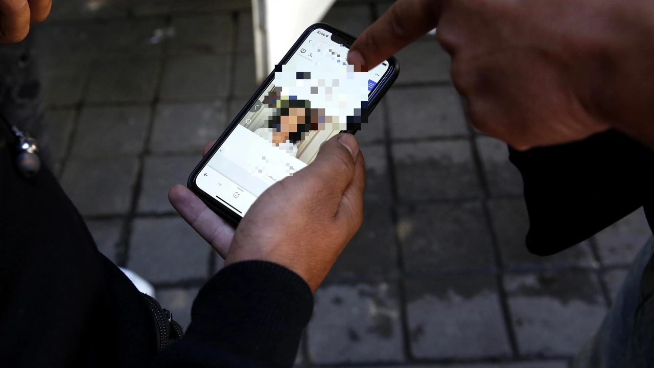 Pedofili si scambiano su Telegram foto di bambini e neonati: 29 persone identificate, tra queste anche medici