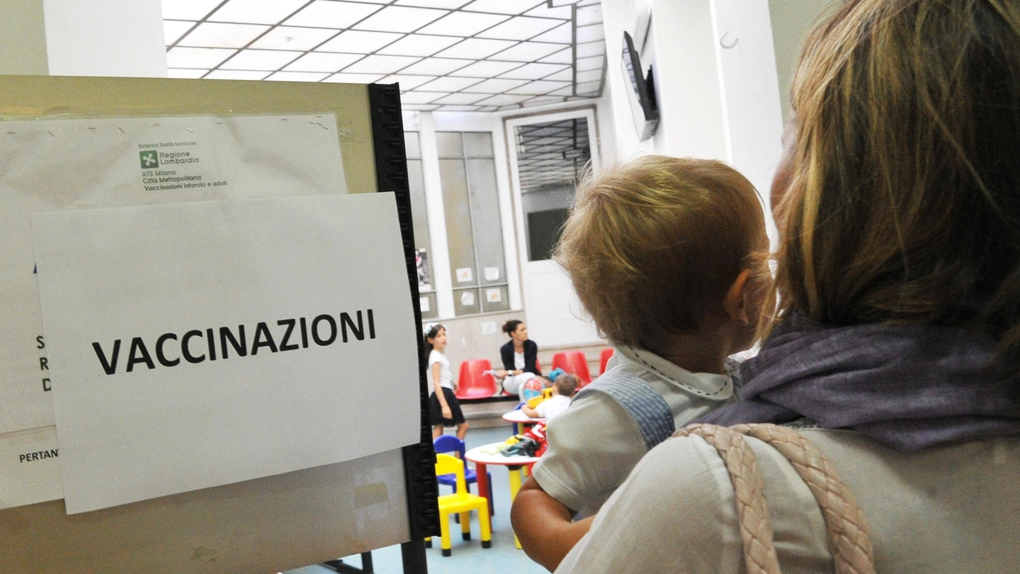 La donna non voleva vaccinare il figlio (Foto d'archivio Newpress)