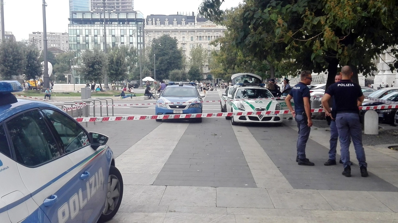 Forze dell'ordine in Stazione Centrale