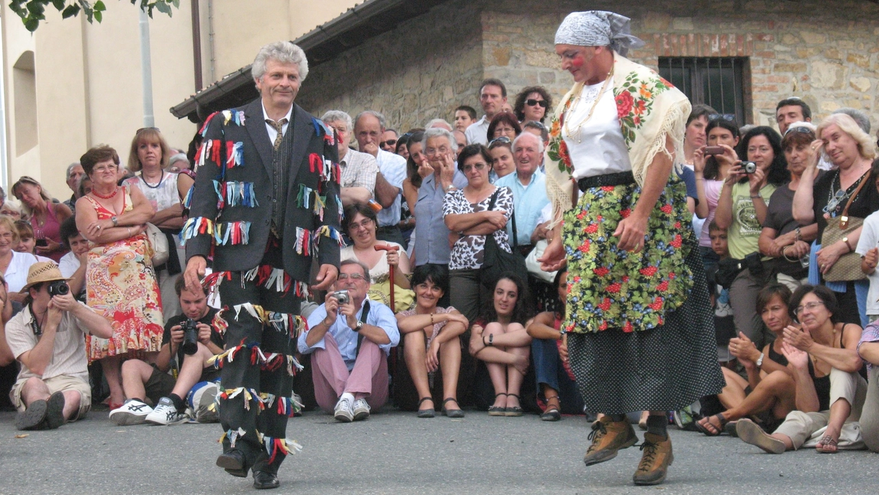 Mercoledì 16 agosto, pifferi, fisarmoniche, balli e danze tipiche