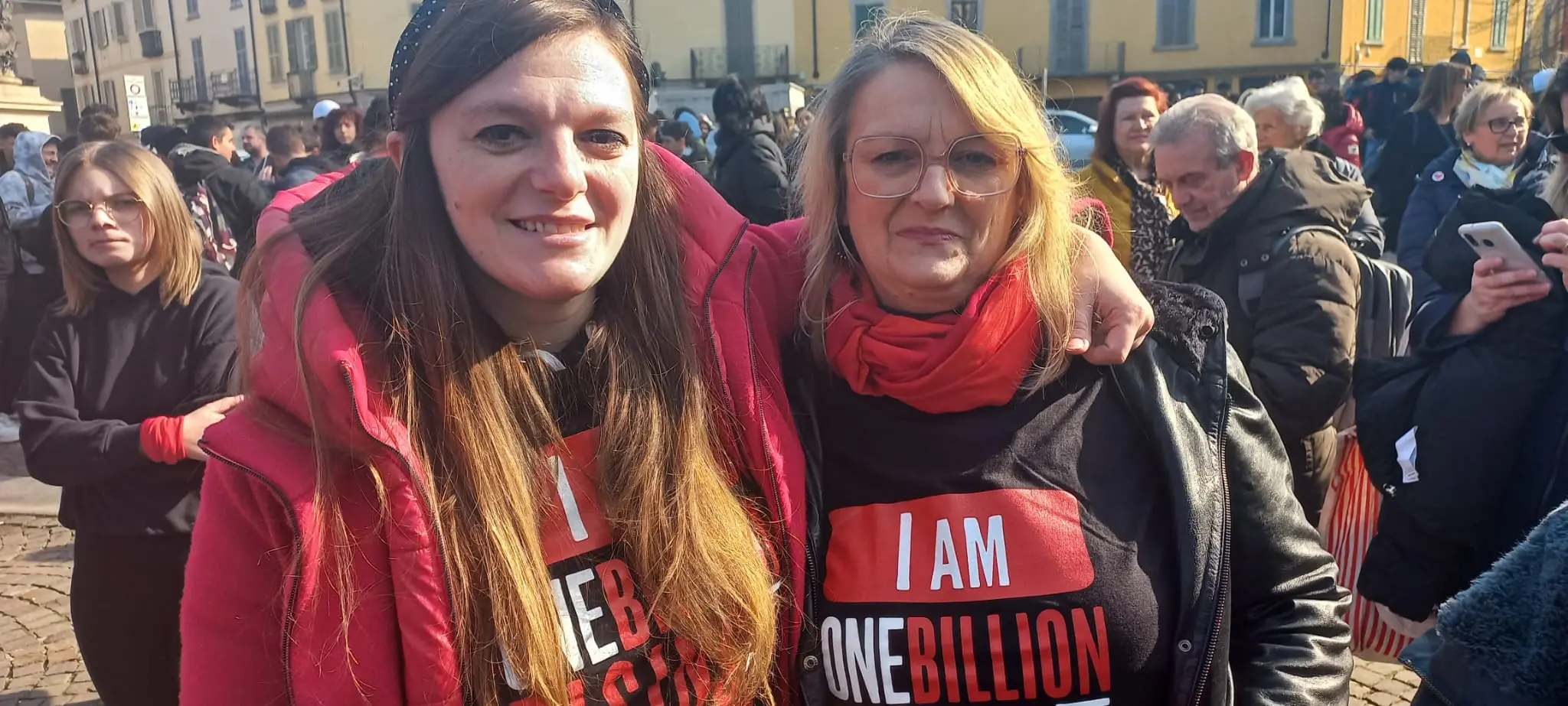 One Billion Rising, a Lodi in centinaia al flash mob contro la violenza sulle donne