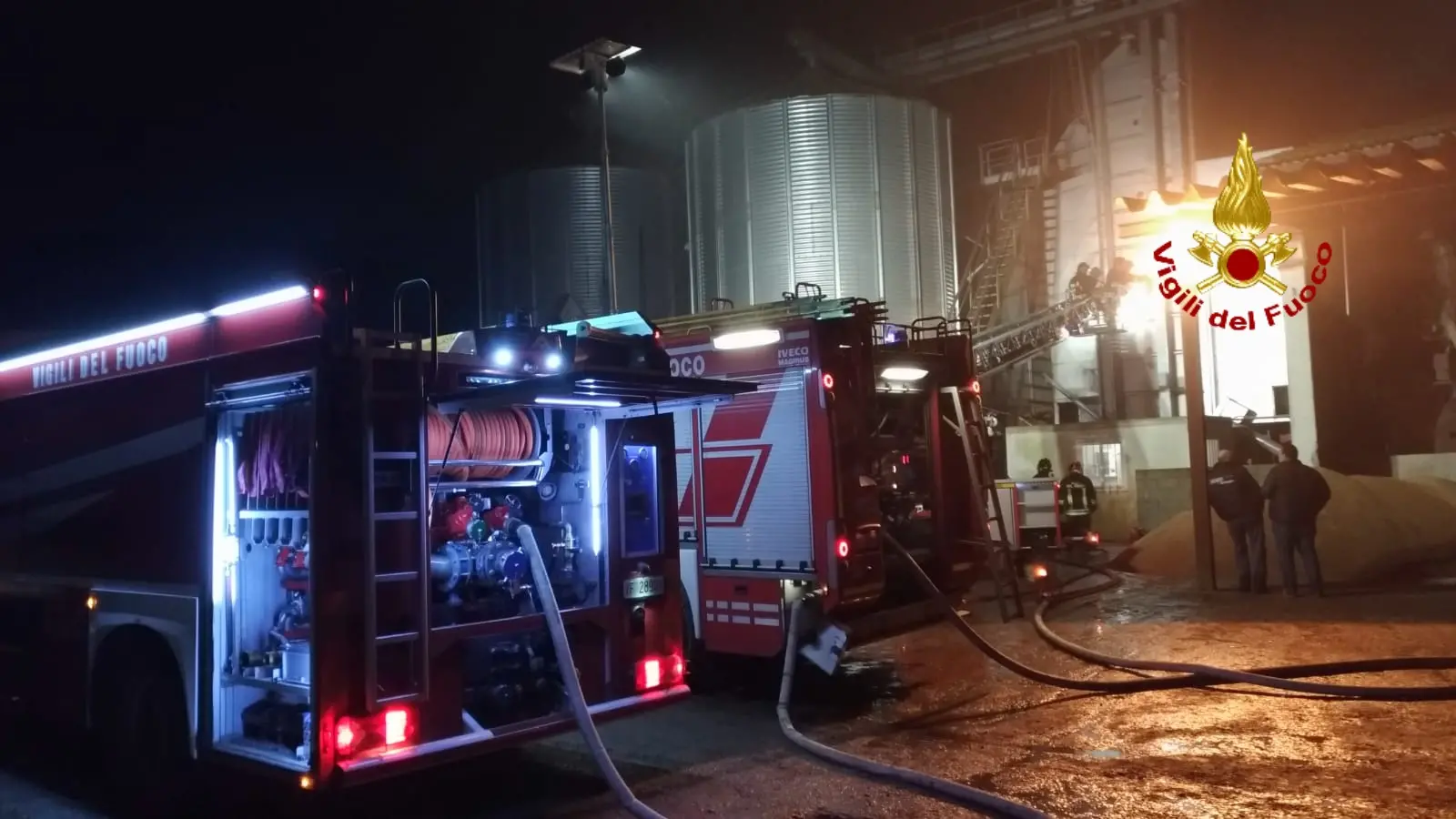 Incendio a Garlasco: a fuoco silos con 500 quintali di riso