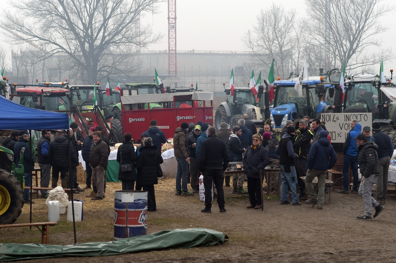 Il presidio degli agricoltori a Melegnano