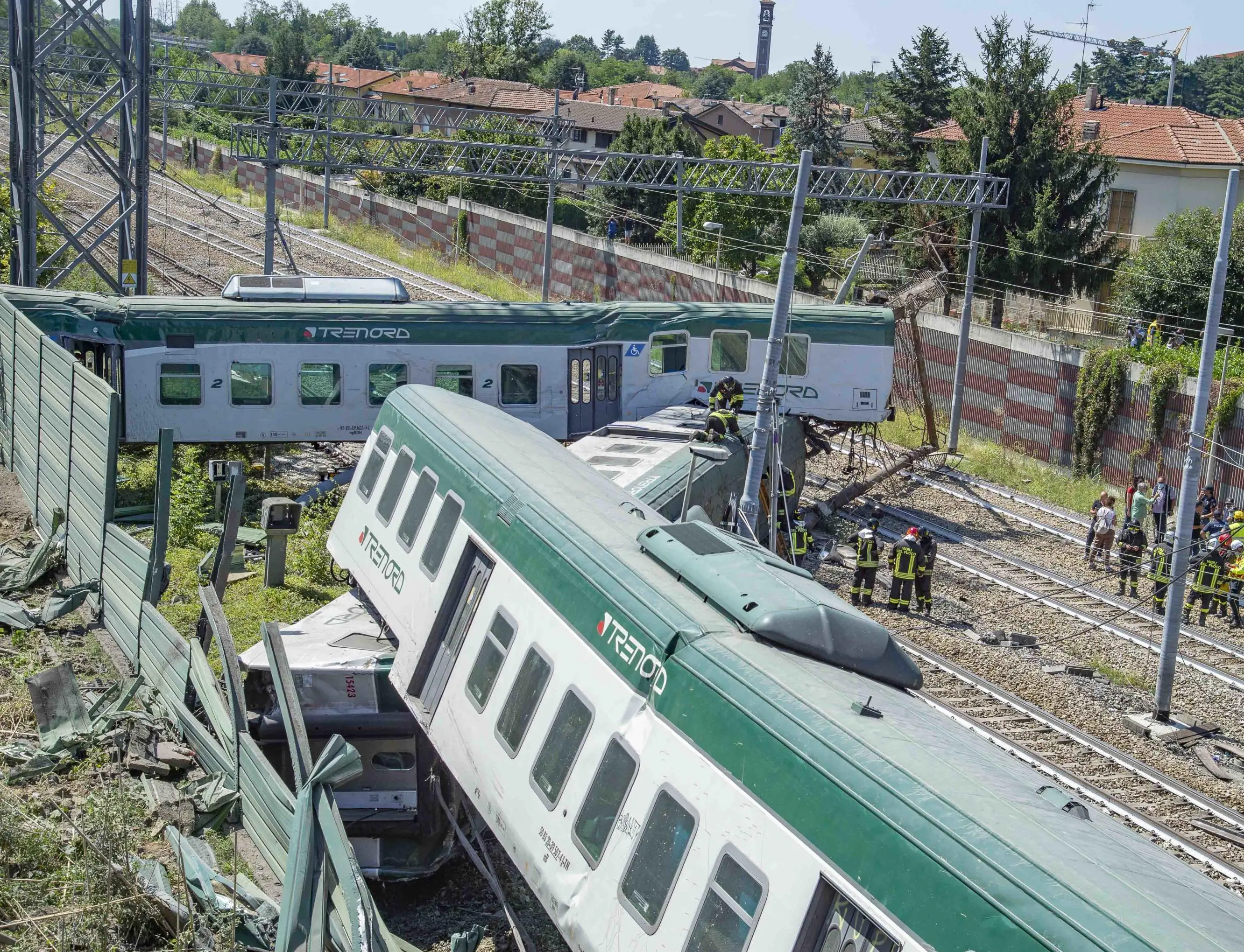 Treno deragliato a Carnate, la Procura: "Processate sei dipendenti Trenord"