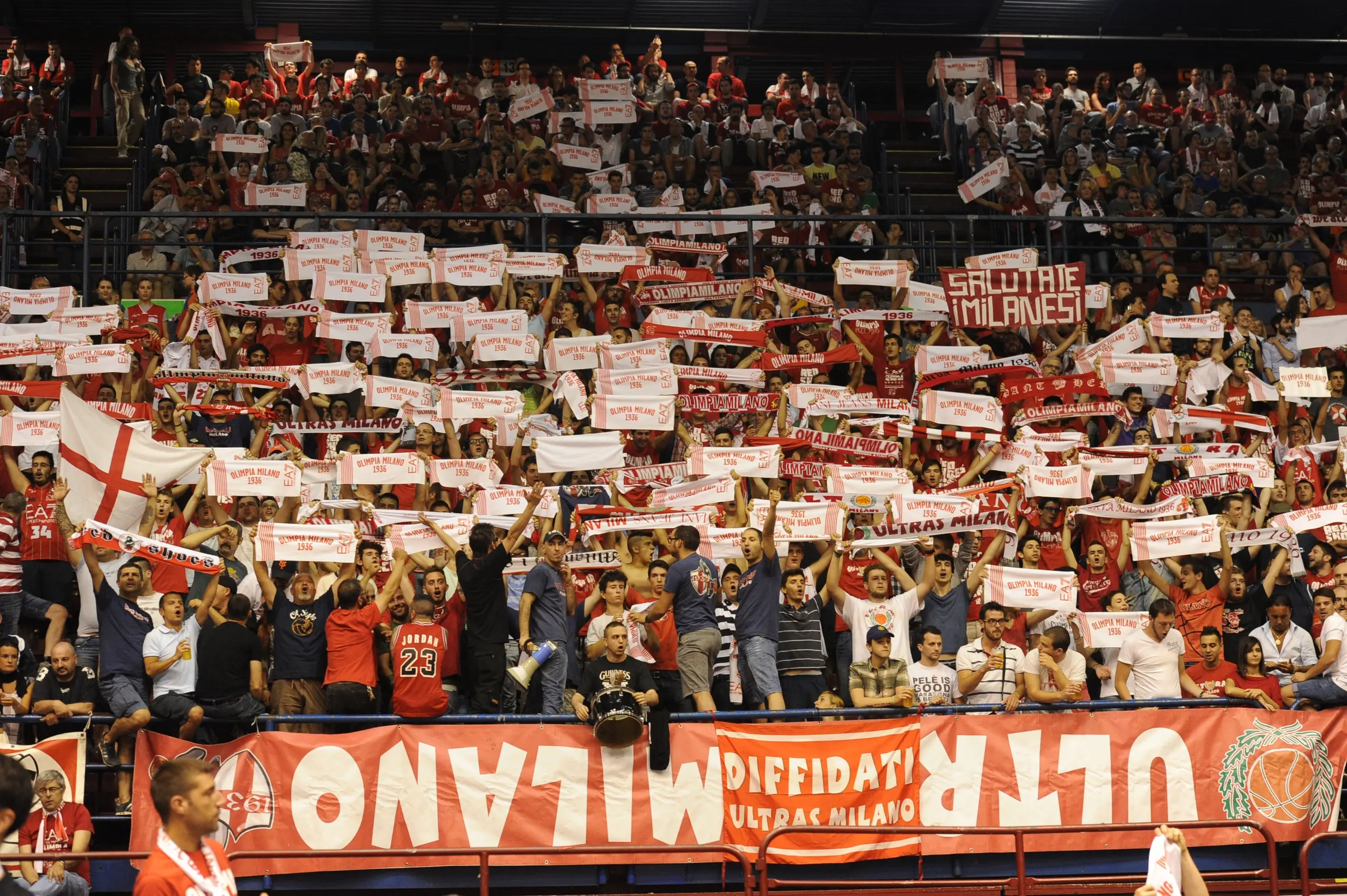 Sospesi i Daspo agli Ultras dell'Armani Milano