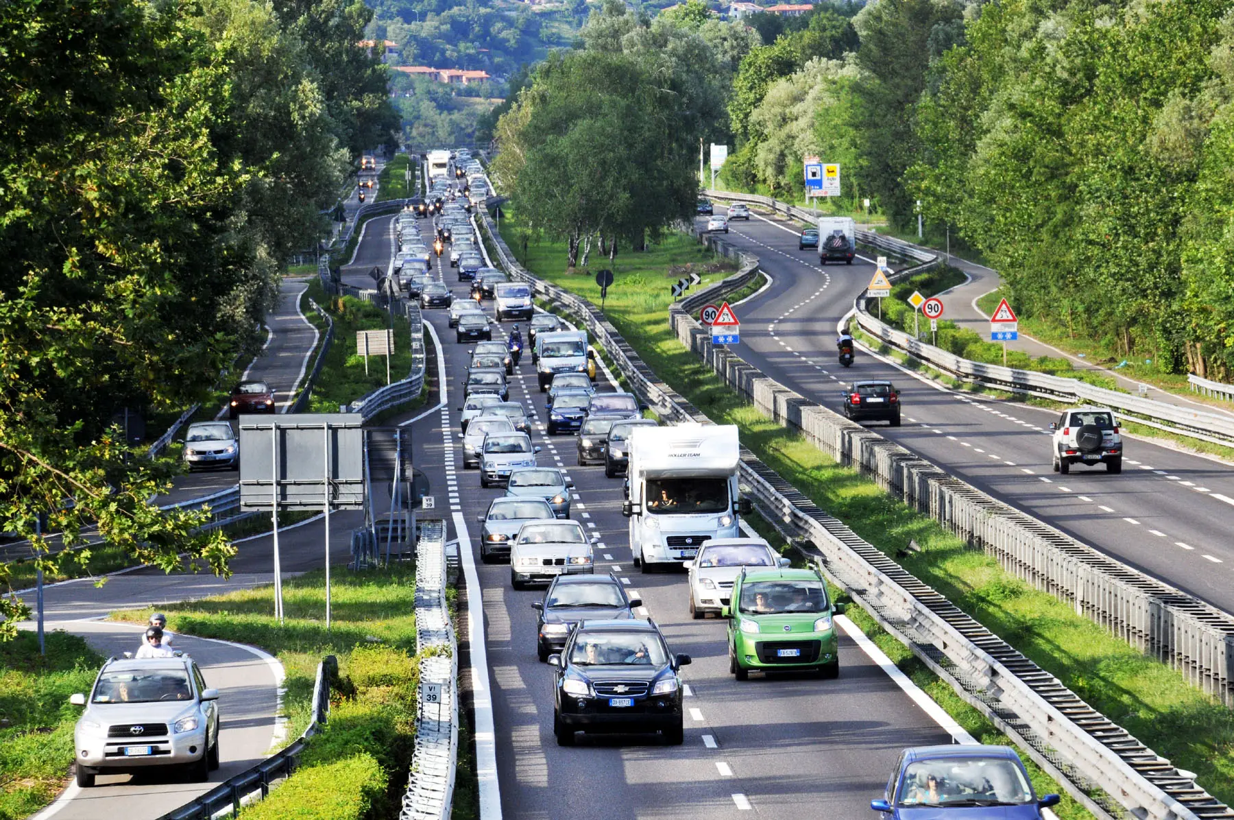 Esodo d'agosto, presa d'assalto la superstrada 36