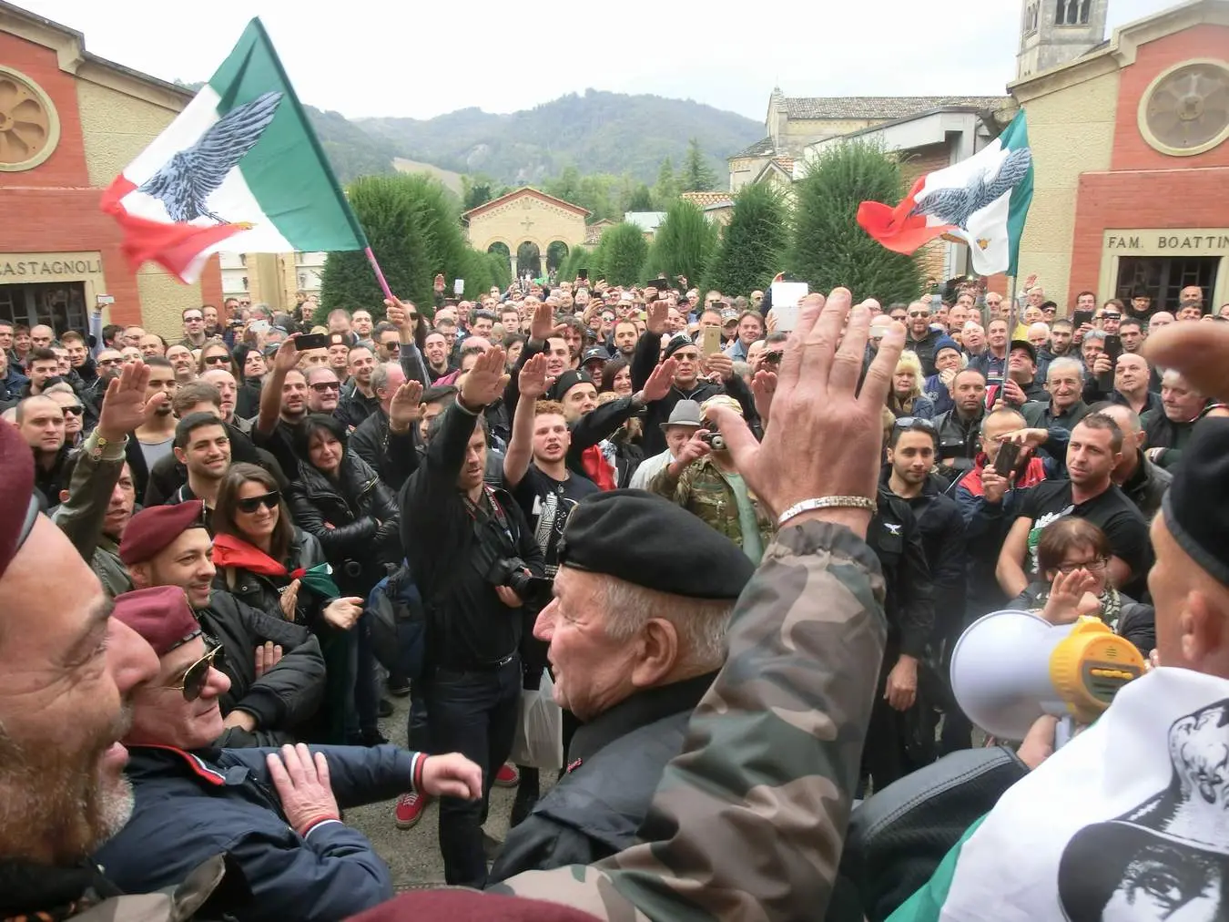 Iniziative in ricordo di Mussolini, è scontro: Vanno vietate