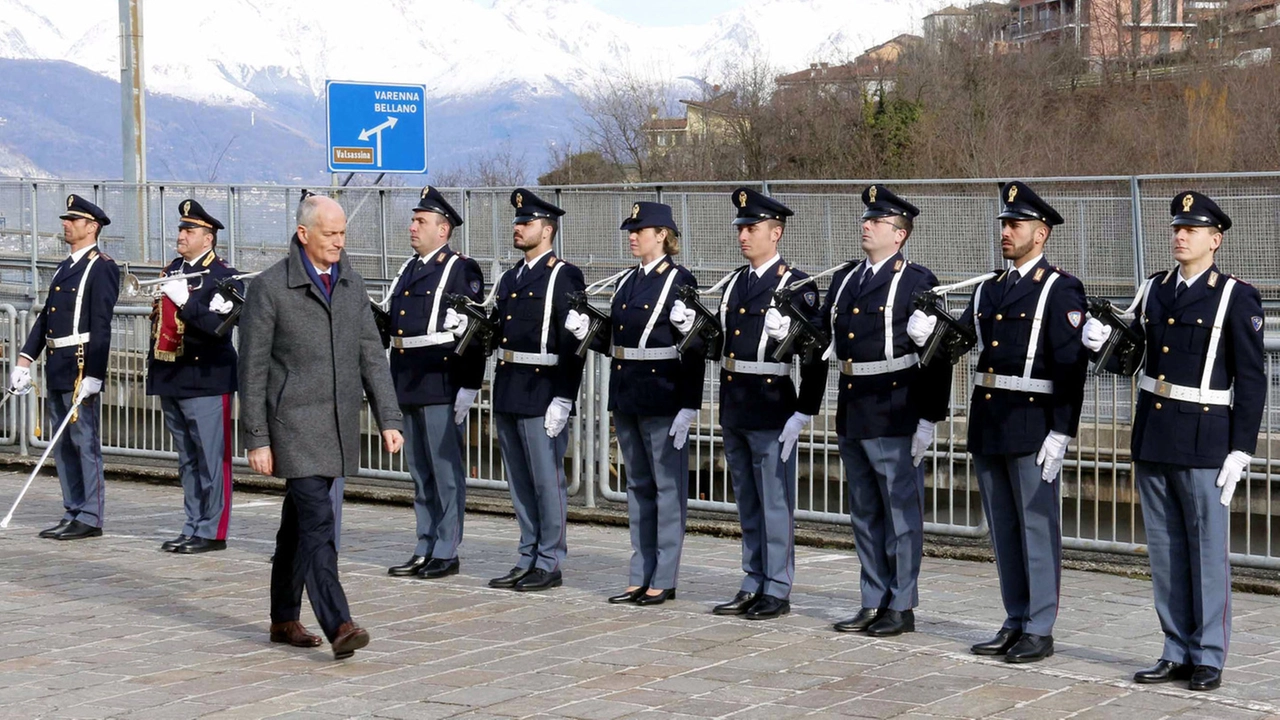 La cerimonia di intitolazione della caserma della Polstrada a Francesco Pischedda