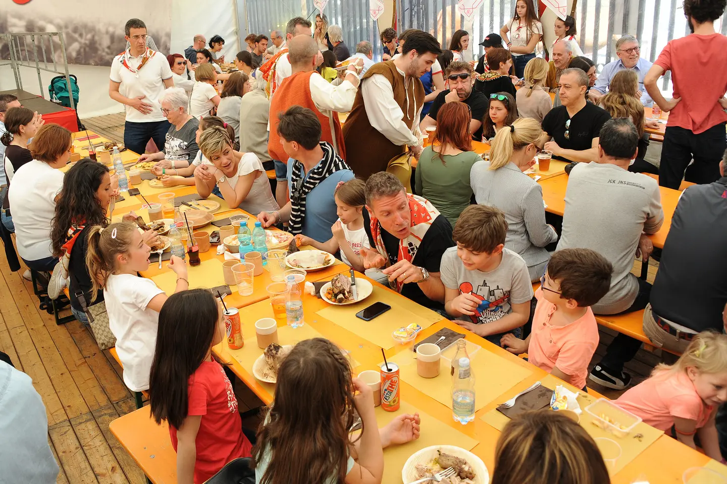 Manieri Aperti, la Nonna San Bernardino scoppia di entusiasmo /FOTO