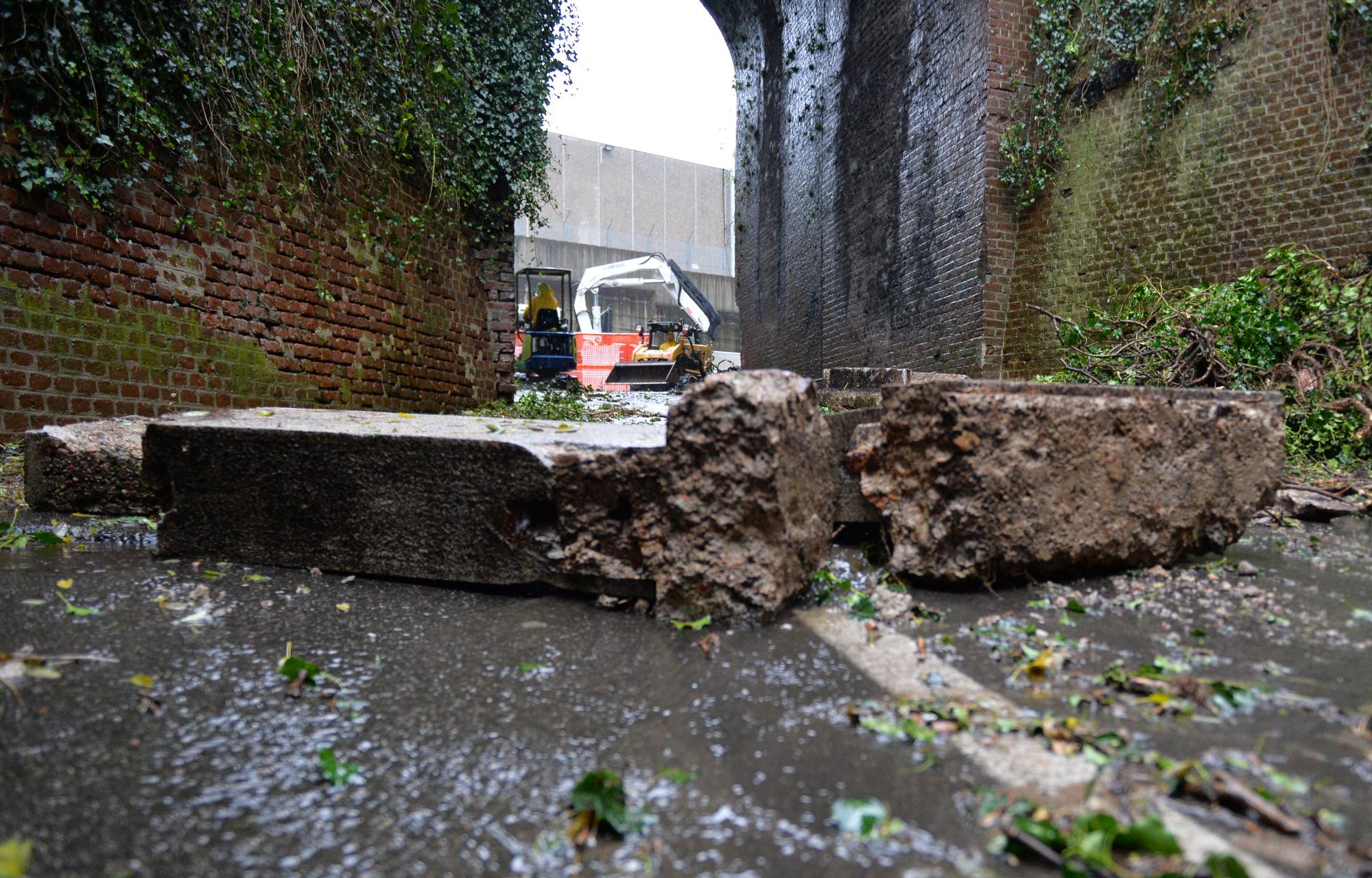 Pioggia Incessante A Varese Cede Il Ponte Della Ferrovia In Provincia