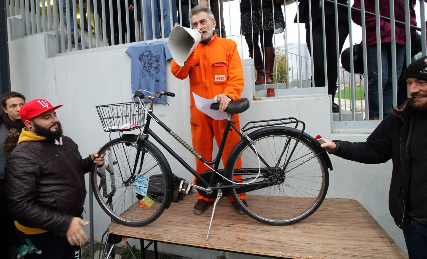 Milano, bici che diventano vintage e si comperano all’asta/ FOTO