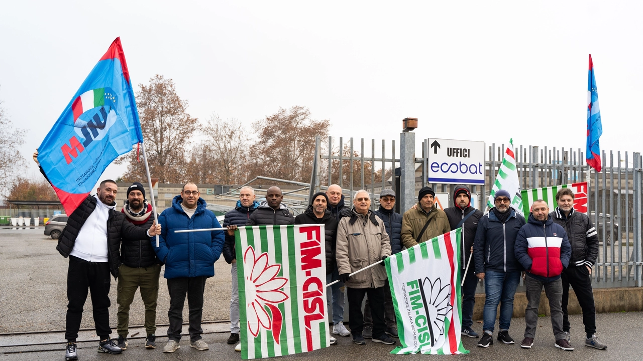 Manifestazione dipendenti Ecobat Paderno