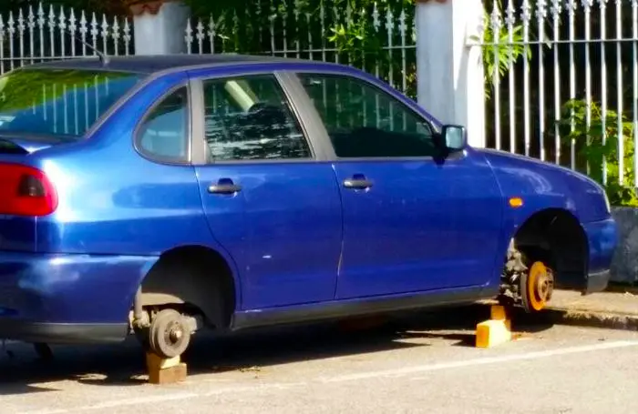 Parabiago, allarme furti in stazione