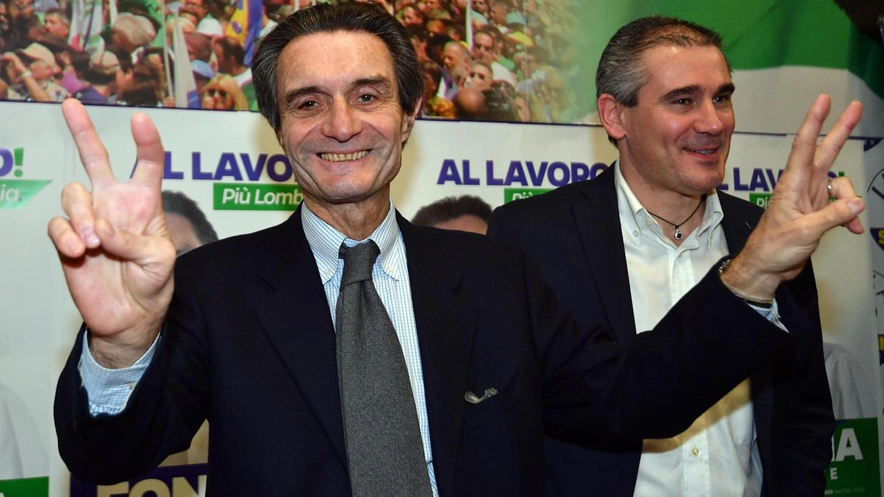 Attilio Fontana festeggia il successo nella sede della Lega (Ansa)