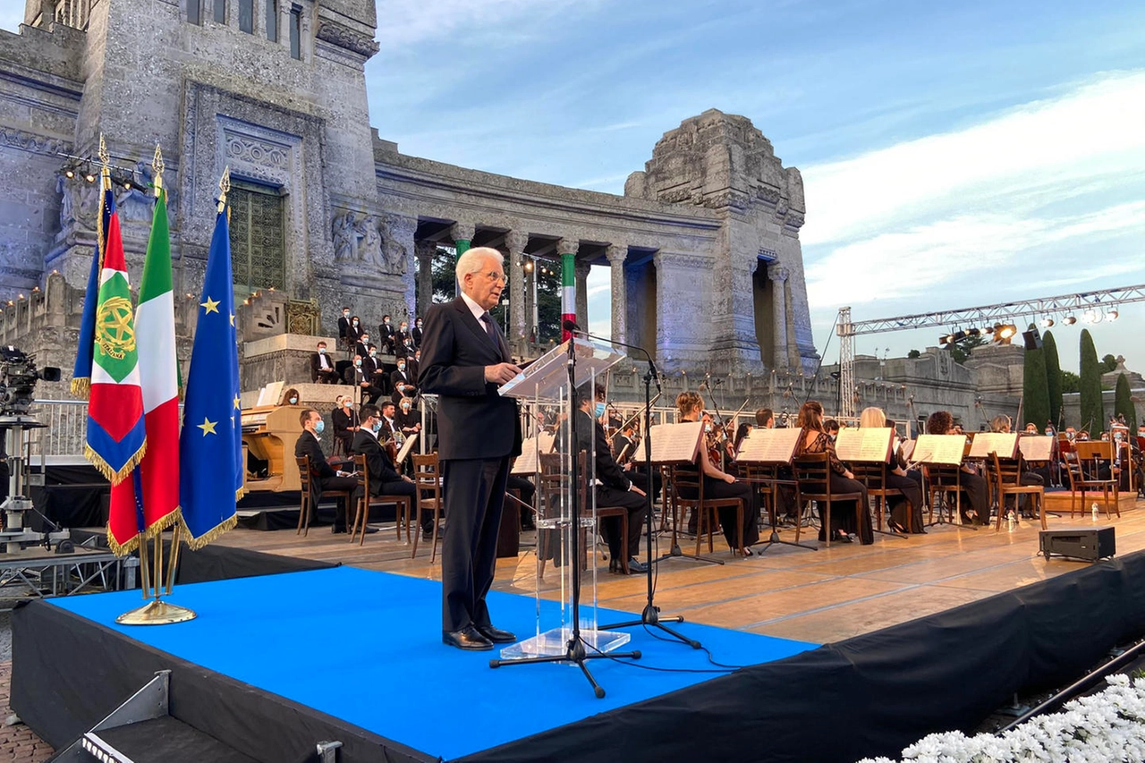 Sergio Mattarella a Bergamo (Ansa)