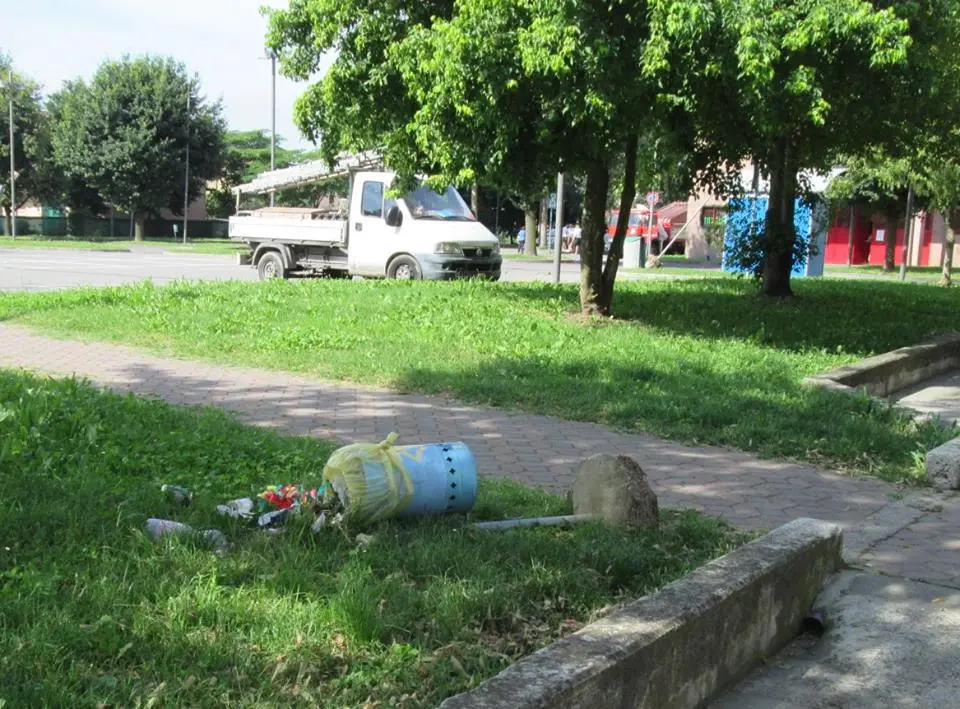 Vandali scatenati a Brembio