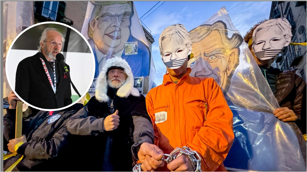 Julian Assange protagonista anche nelle sfilate di Carnevale: il giornalista, se estradato negli Usa, rischierebbe 175 anni di carcere