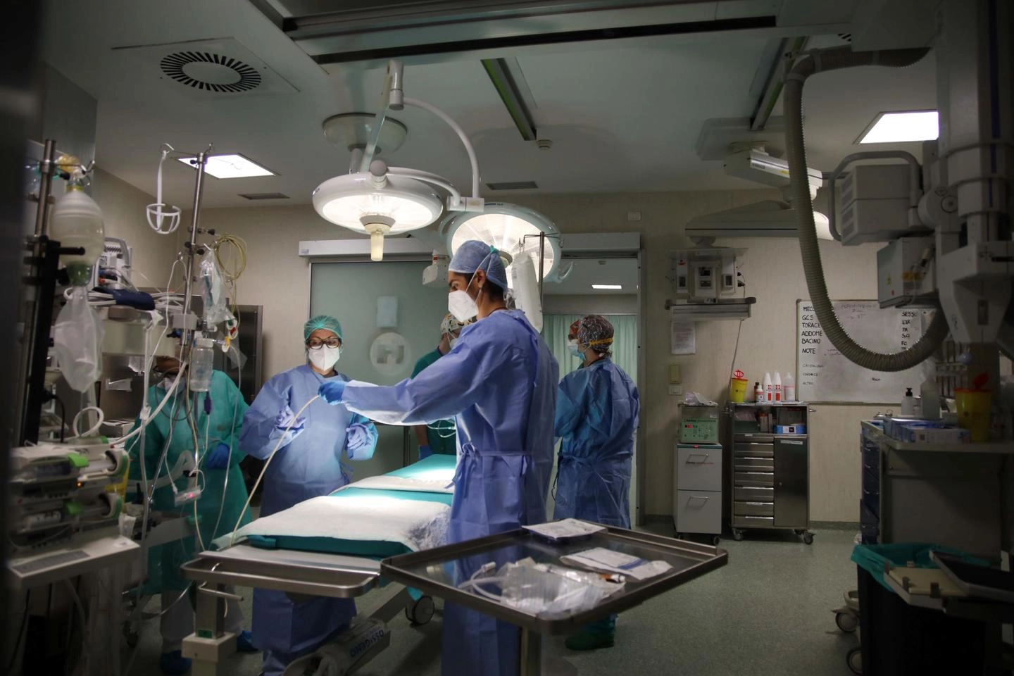 La sala operatoria del pronto soccorso dell'ospedale Niguarda (Ansa)