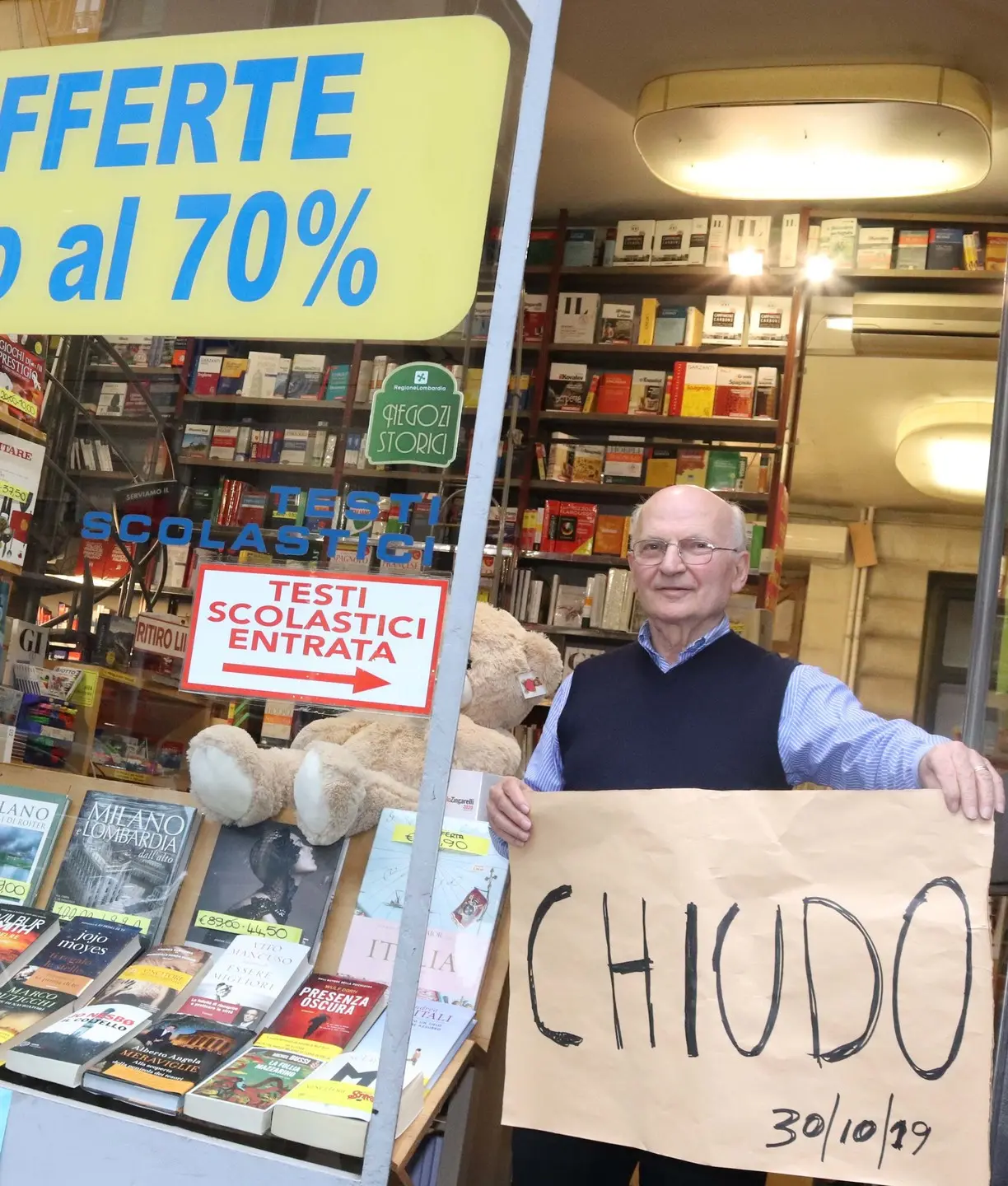 Milano, chiude la libreria di Nicola Partipilo: "Uccisi da internet"