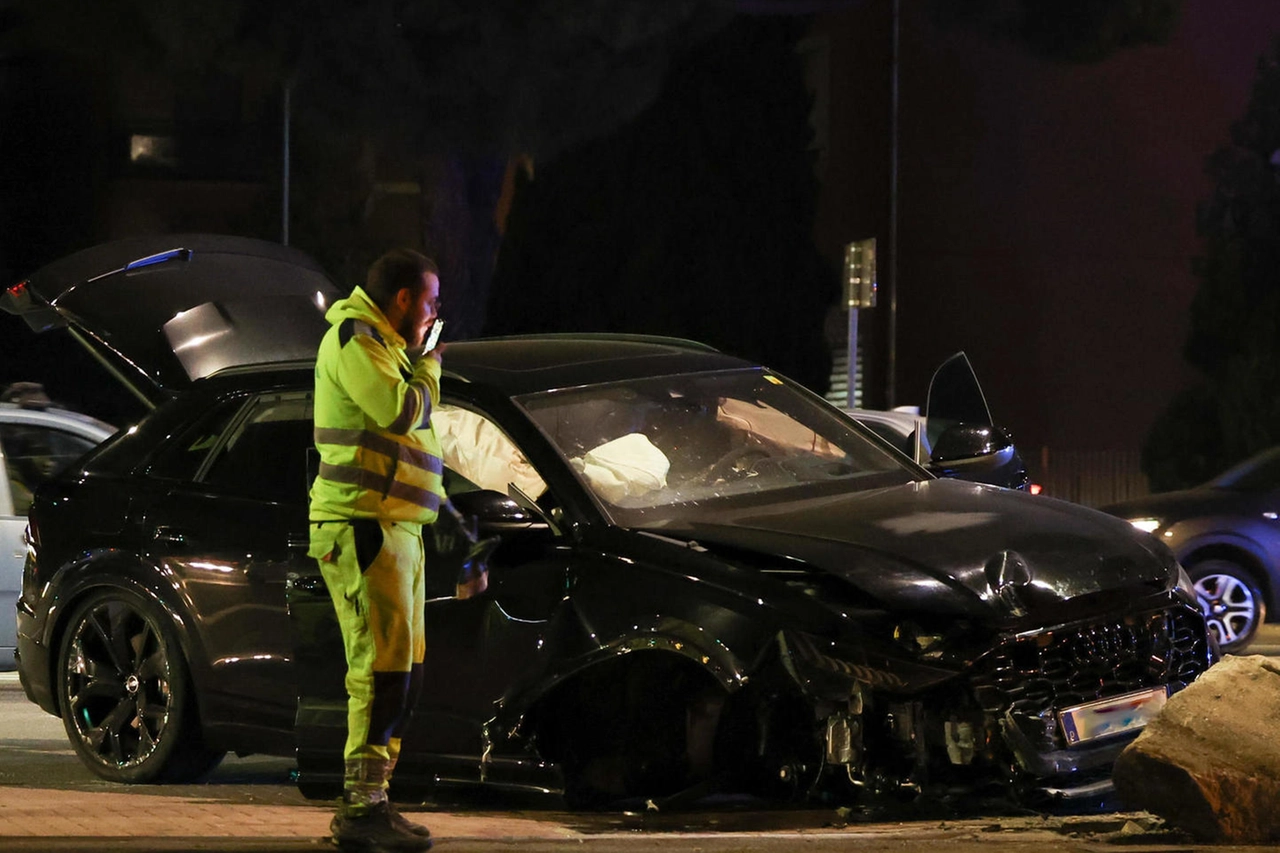 L'auto di Balotelli distrutta