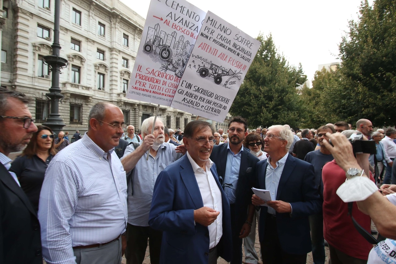 Ignazio La Russa alla manifestazione pro stadio Meazza