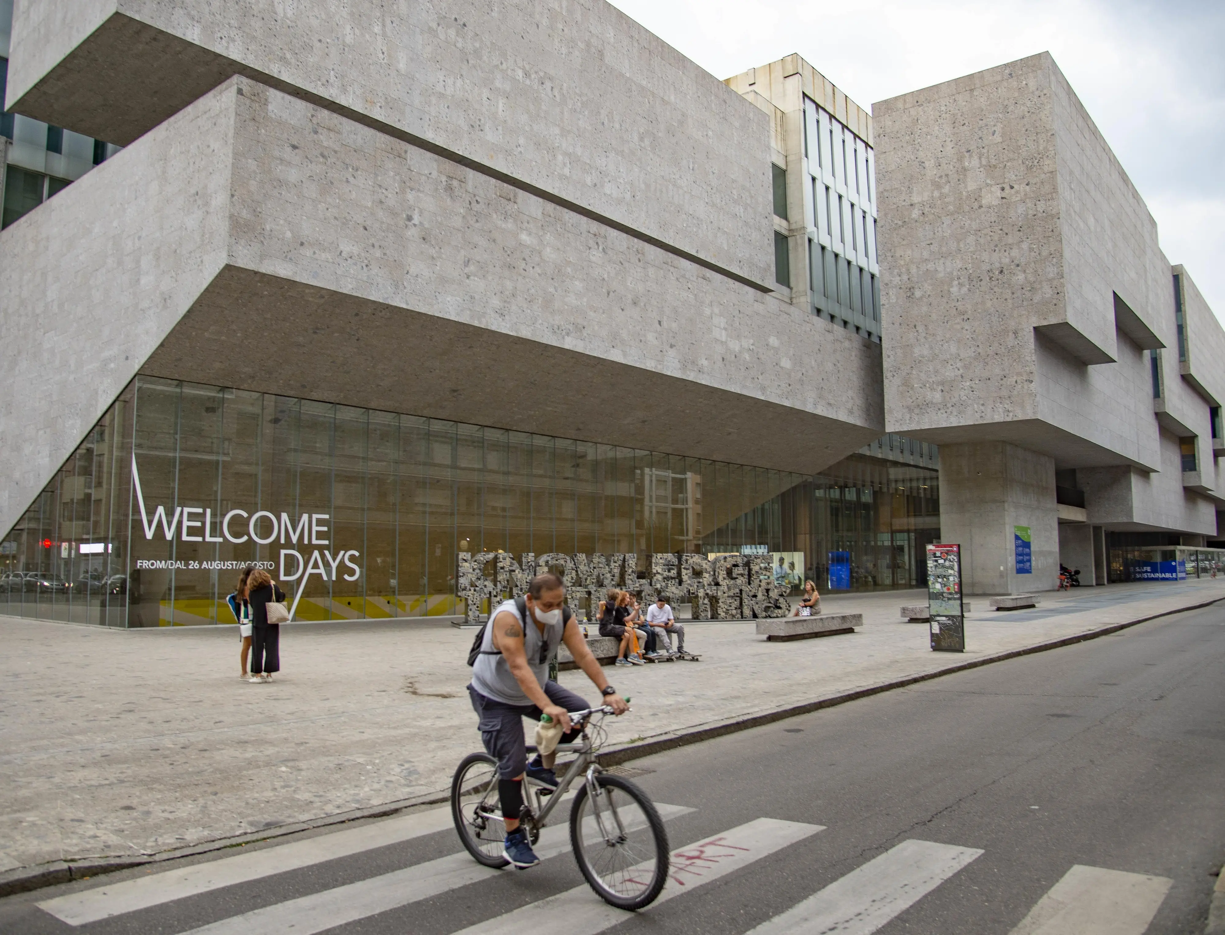 Lezioni in presenza sospese alla Bocconi