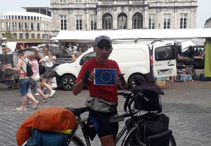 O “cicloviajante” da Volta à Europa aos 76 anos “Nunca tanta hospitalidade”