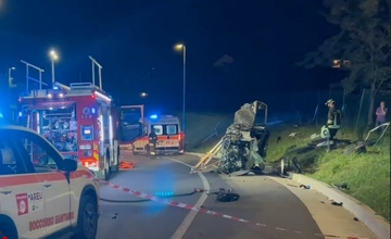 Incidente stradale a Monza, auto si schianta: grave una 18enne / VIDEO