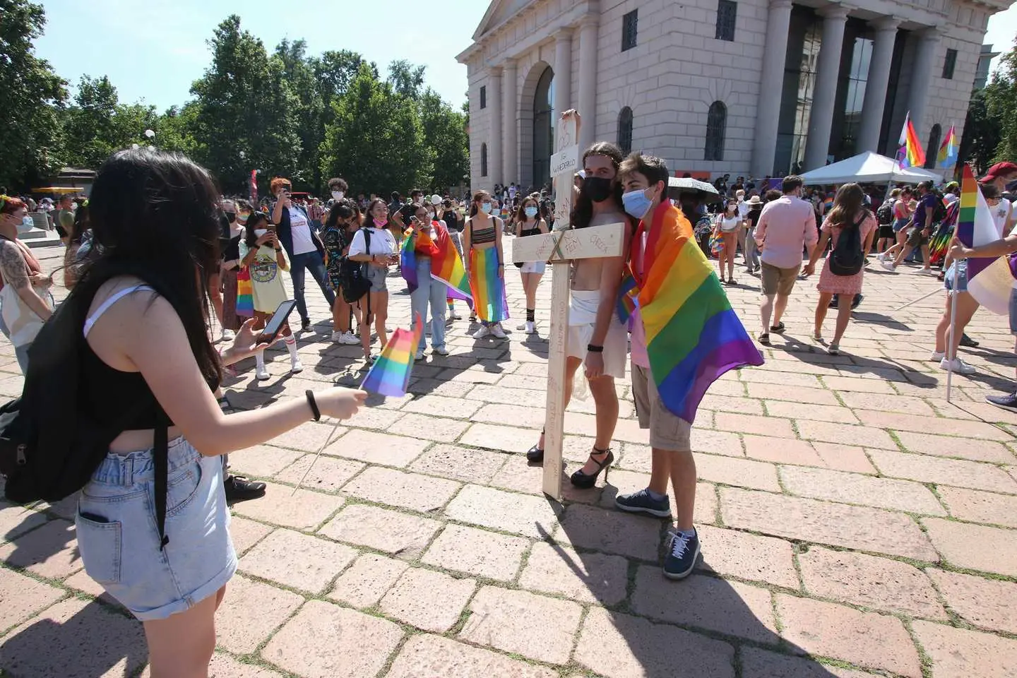 Omofobia, minorenne aggredito al Milano Pride