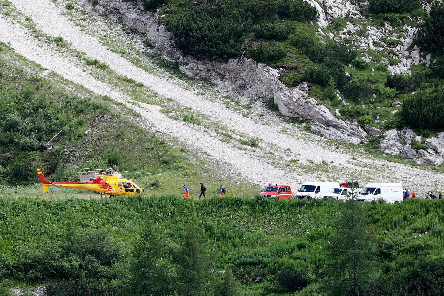 Crollo Marmolada, le ricerche proseguono con i droni