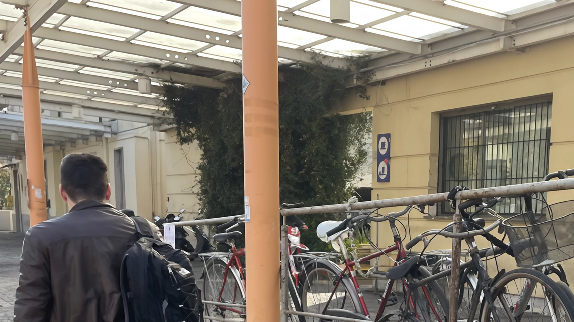 Per posteggiare è obbligatorio utilizzare la nuova area dedicata. La sindaca: "È coperta, gratuita e con un ufficio apposito di presidio. Così evitiamo i furti e diciamo stop al parcheggio selvaggio".