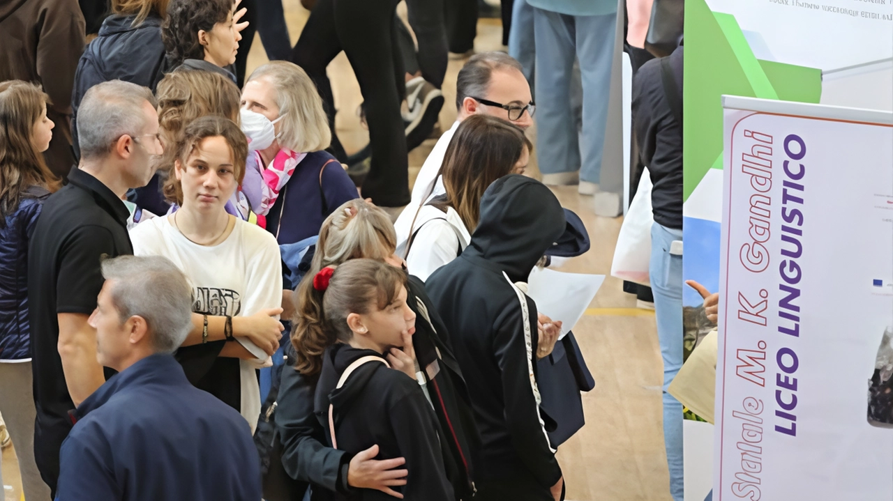 A Lissone, l'iniziativa "La prima grande scelta" aiuta studenti e famiglie a scegliere la scuola superiore più adatta, con incontri e orientamento su licei e istituti tecnici.