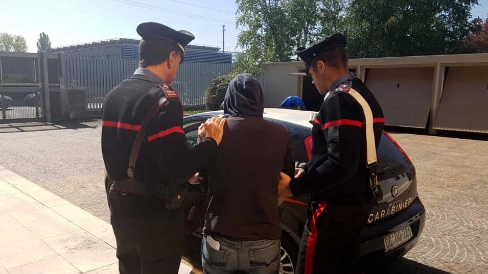 Il diciottenne è stato arrestato dai carabinieri (foto di repertorio)