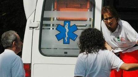 Incidente tra auto in Sardegna: morta una donna milanese, grave il marito. Altri due feriti