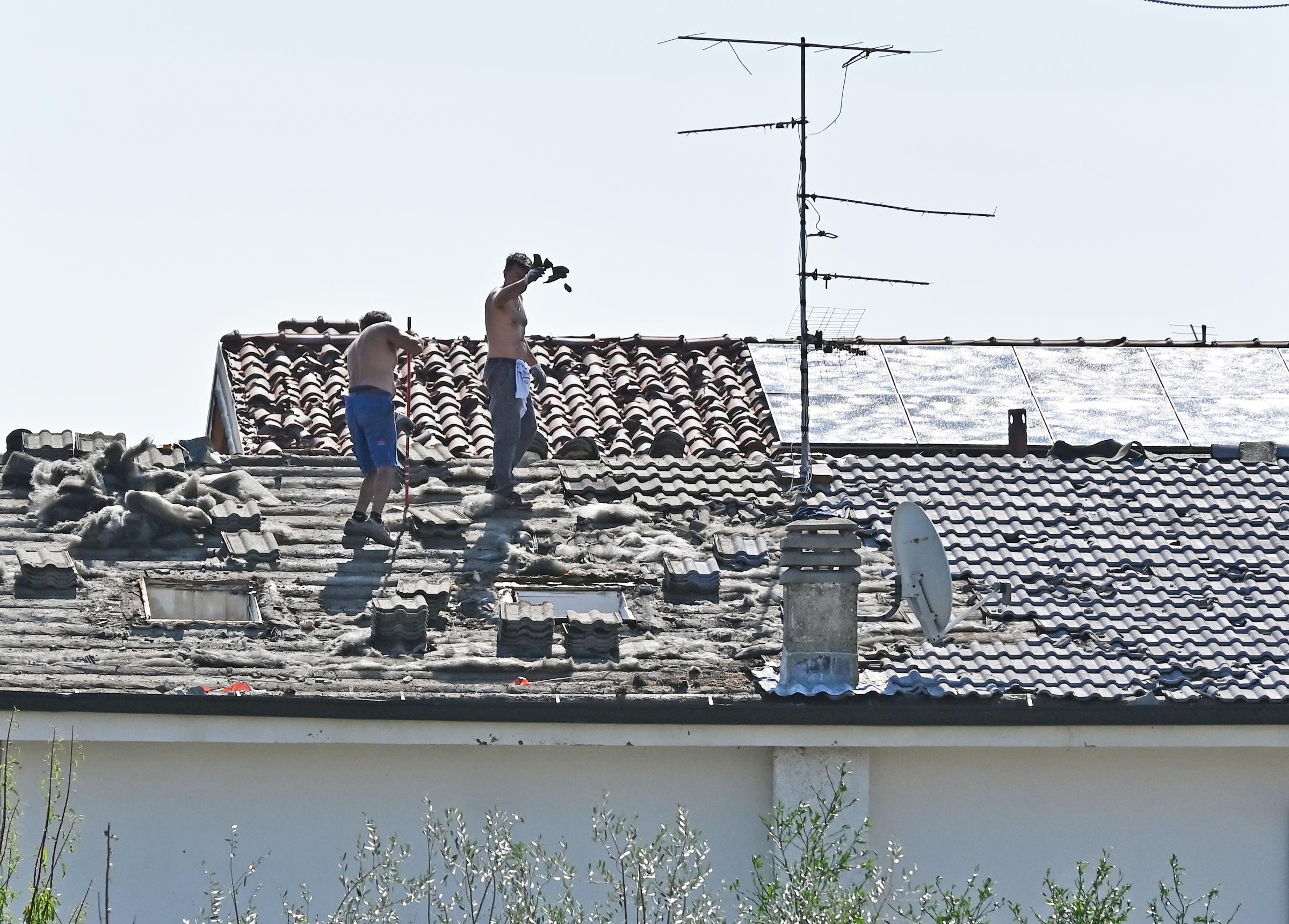 Pochi soldi, tante promesse. A Turate sono ancora tutti da riparare i danni della maxi grandinata di 16 mesi fa