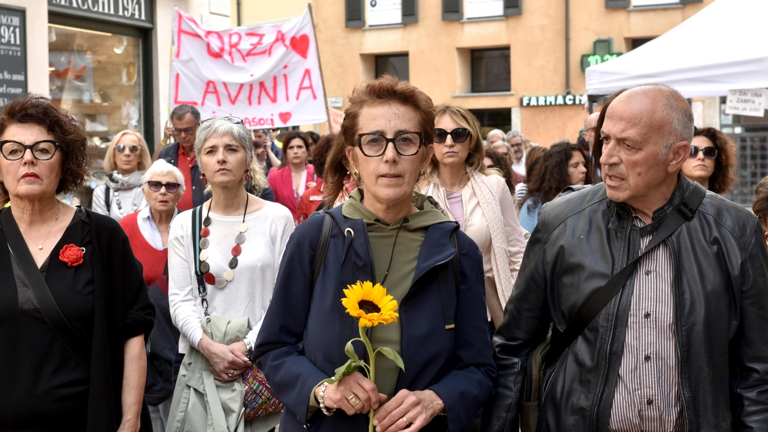 'Forza Lavinia', la mamma Marta Criscuolo alla manifestazione a Varese