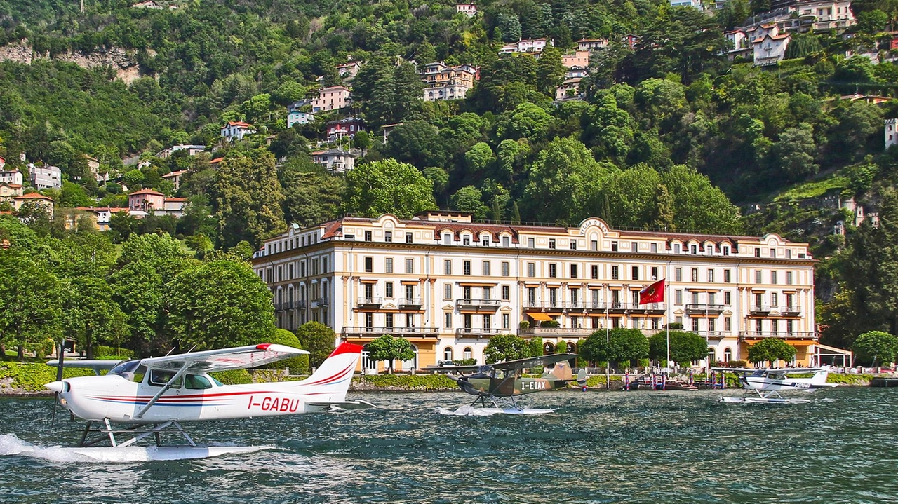 Fra i partecipanti sul Lario, proveniente dal Regno Unito, il Royal Air Squadron