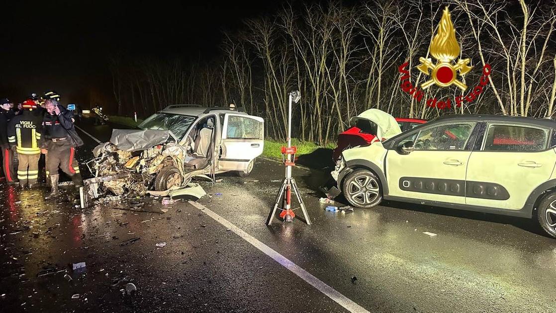 Incidente tra auto sulla SP 494 Vigevanese: quattro feriti, due sono gravissimi