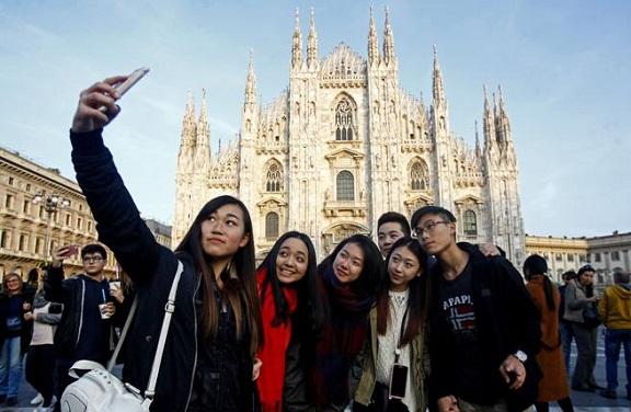 Milano: si rivedono i turisti cinesi. E sono soprattutto giovani