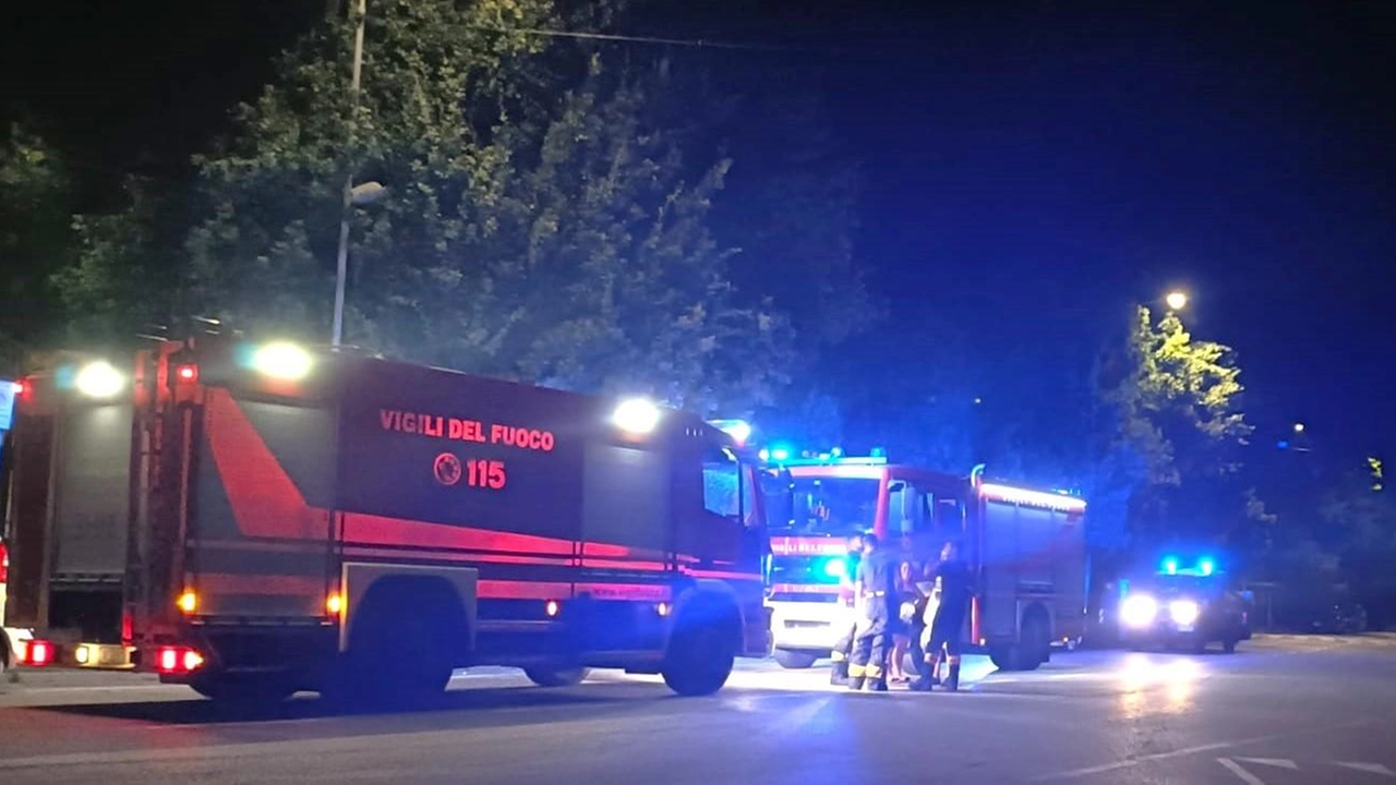 Vigili del fuoco in azione (foto d'archivio)