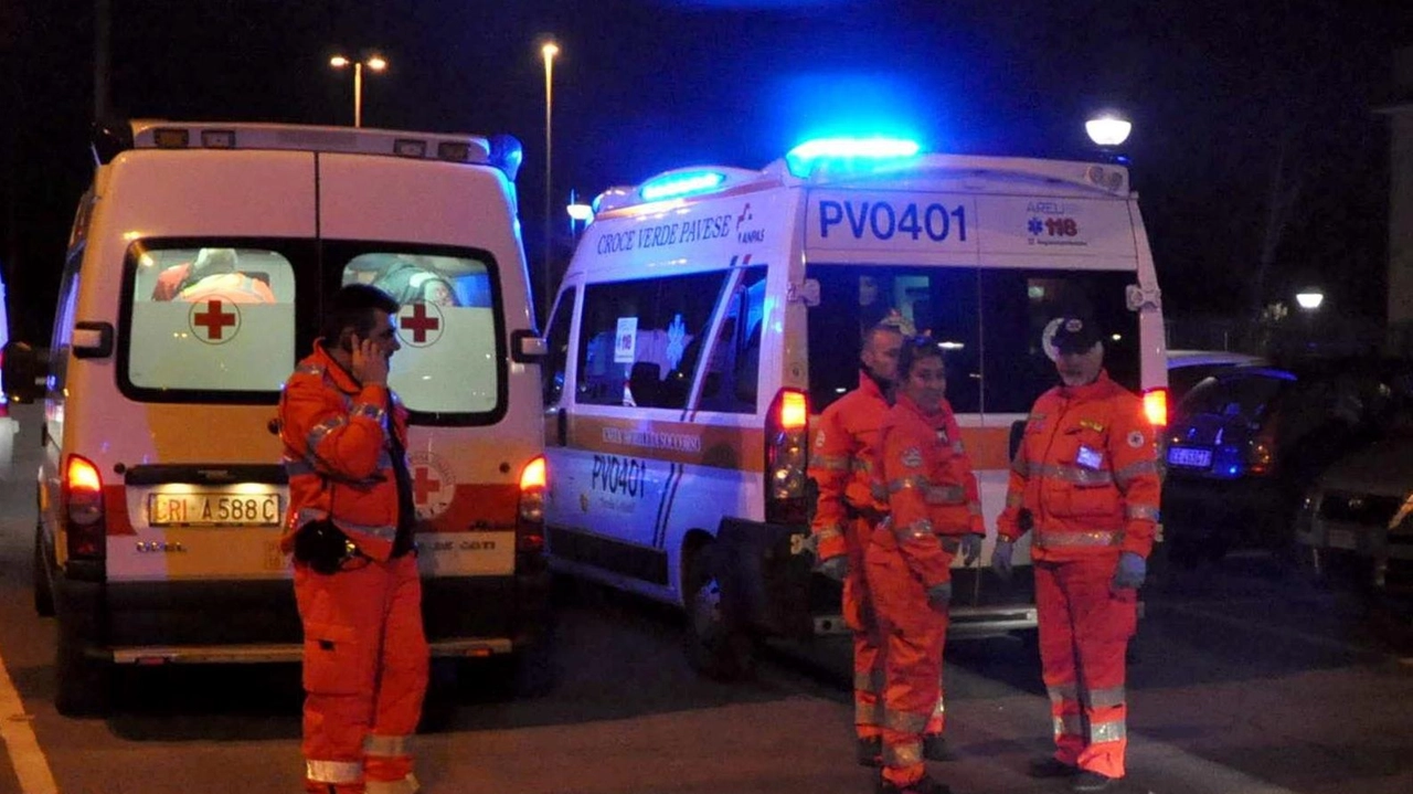 Gambolò, una coppia ha lanciato l’allarme dopo i primi sintomi di malessere. I due sono stati portati all’ospedale di Vigevano per la terapia di ossigenazione. .