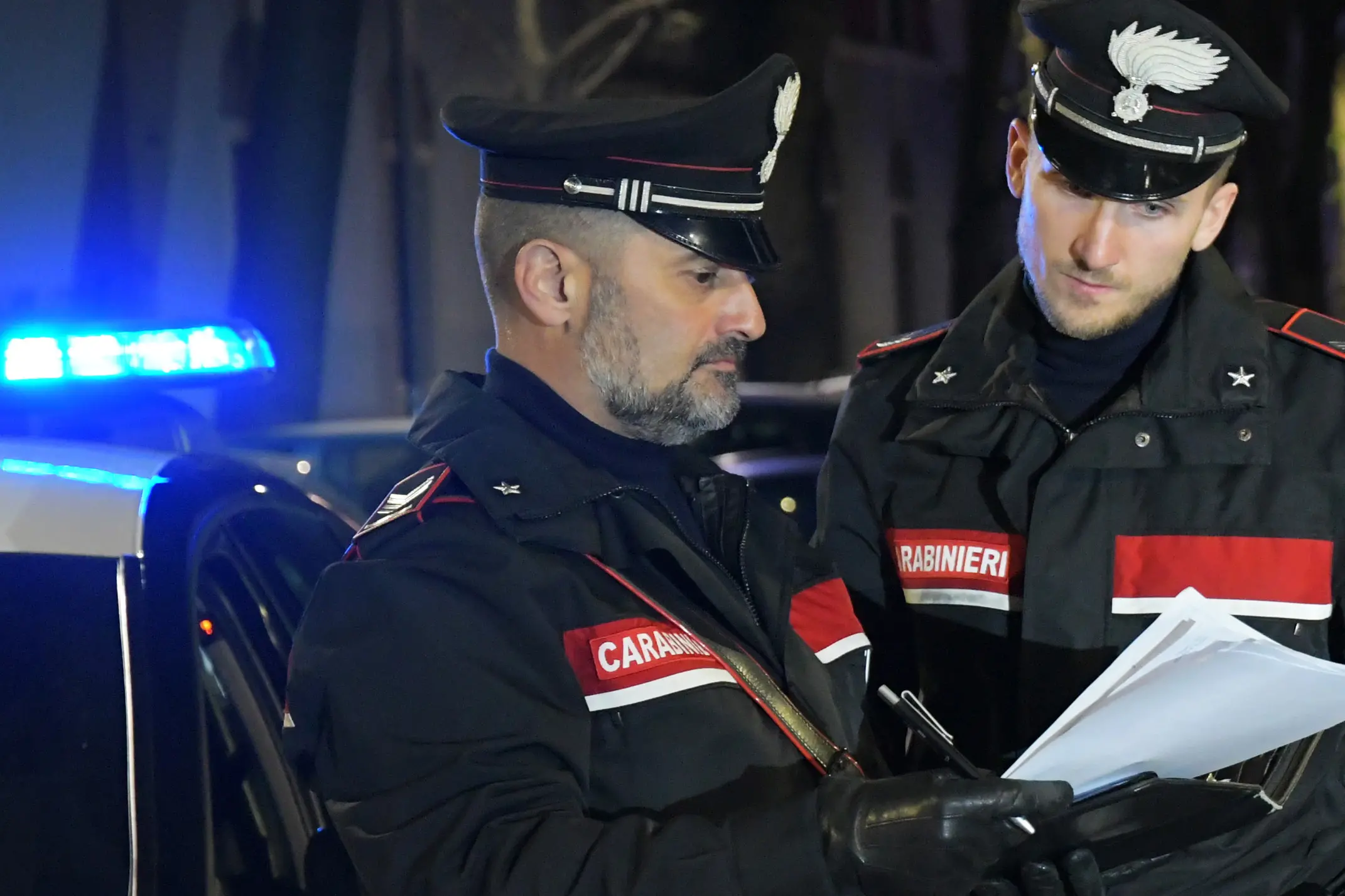 Inseguito e bloccato, prende a pugni i carabinieri: la fuga di un32enne finisce con un arresto